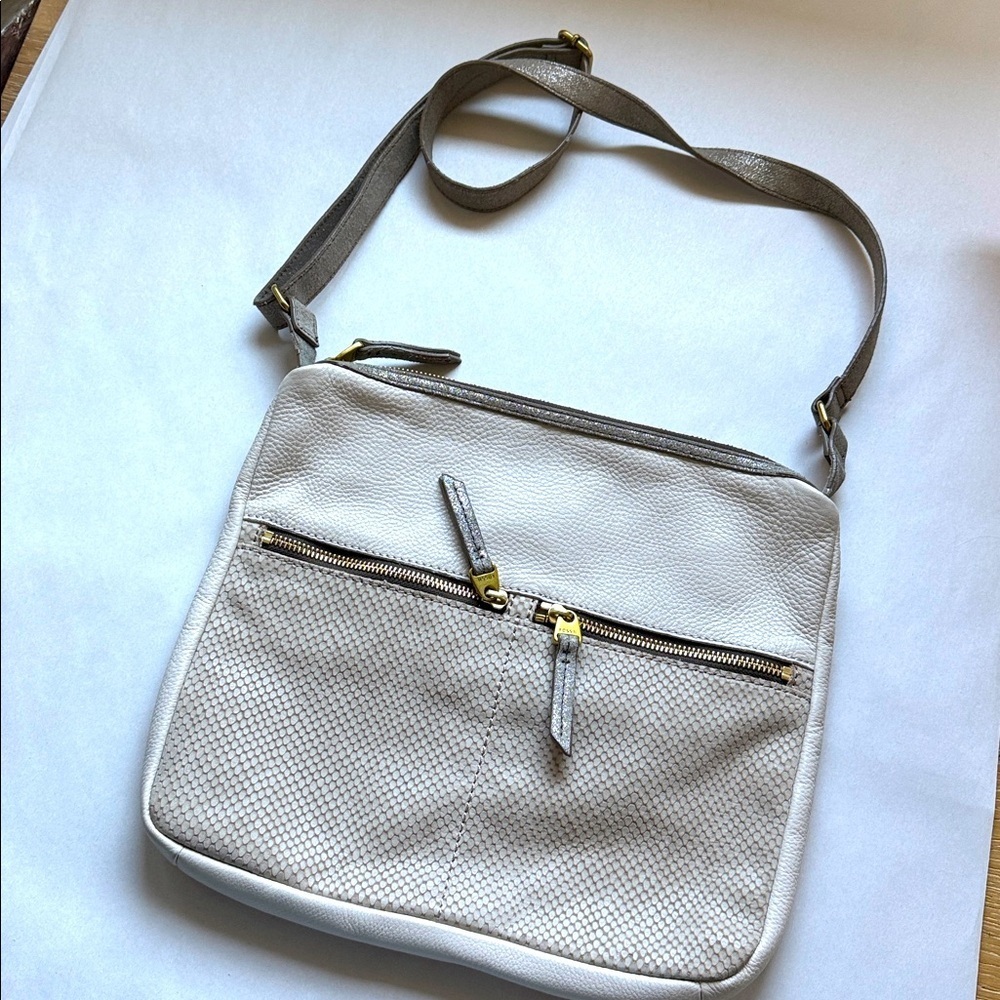 Fossil Crossbody bag purse adjustable strap Womens pebbled leather sparkles